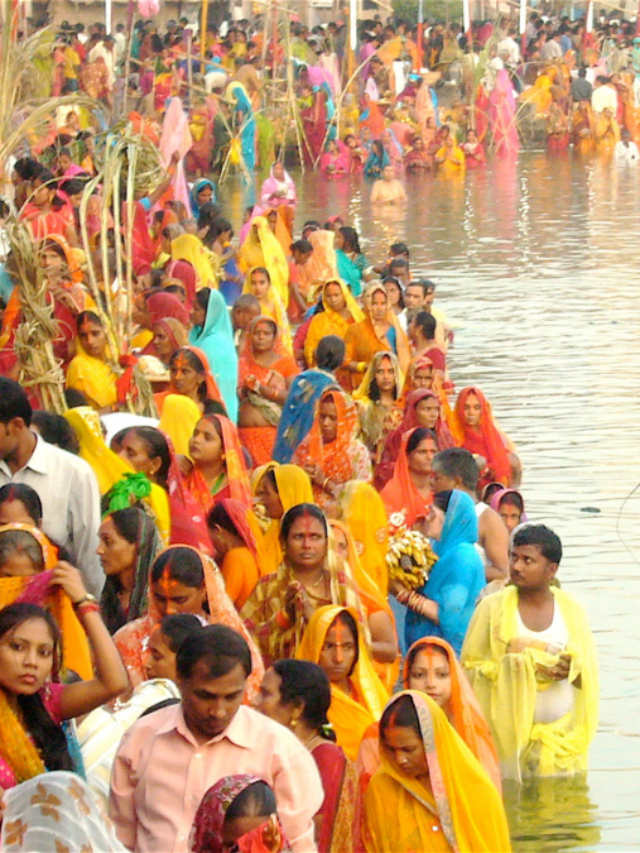 “Chhath 2024: बाजारों में उमड़ी रौनक, 12,000 करोड़ रुपये का कारोबार!”